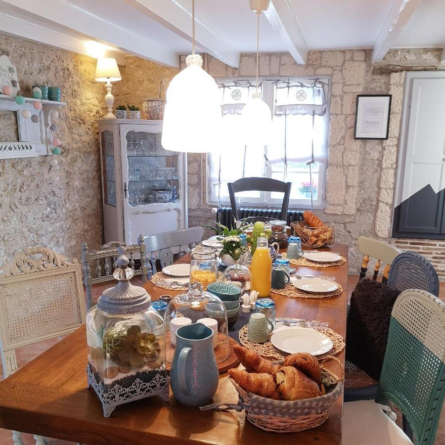 Aux Champes Bed & Breakfast Saussignac Ngoại thất bức ảnh